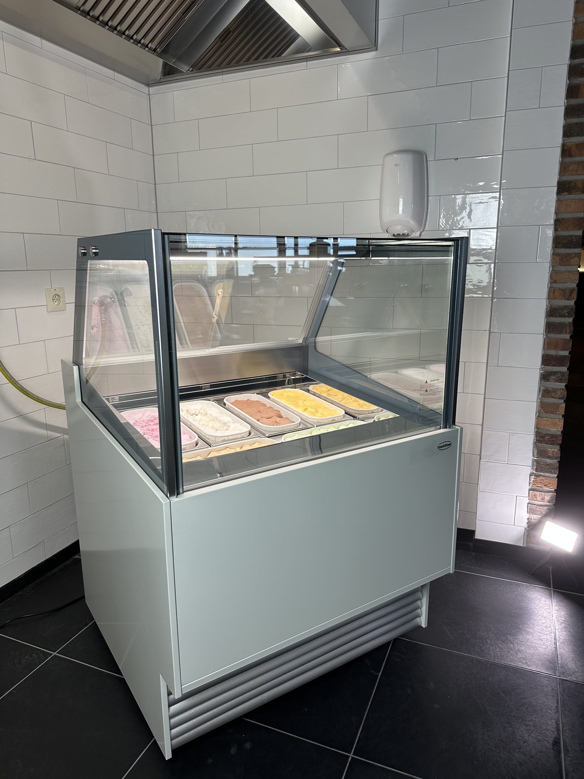 VITRINE À CREME GLACÉE KOMODO 6X5L – Image 12