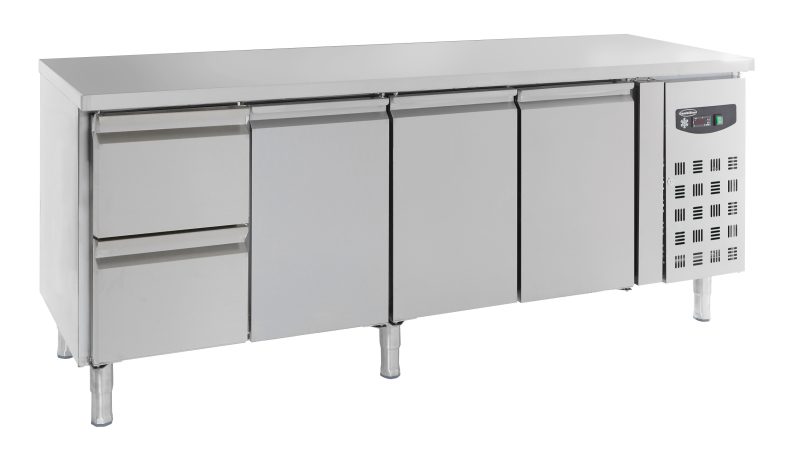 700 TABLE RÉFRIGÉRÉE 3 PORTES ET 2 TIROIRS