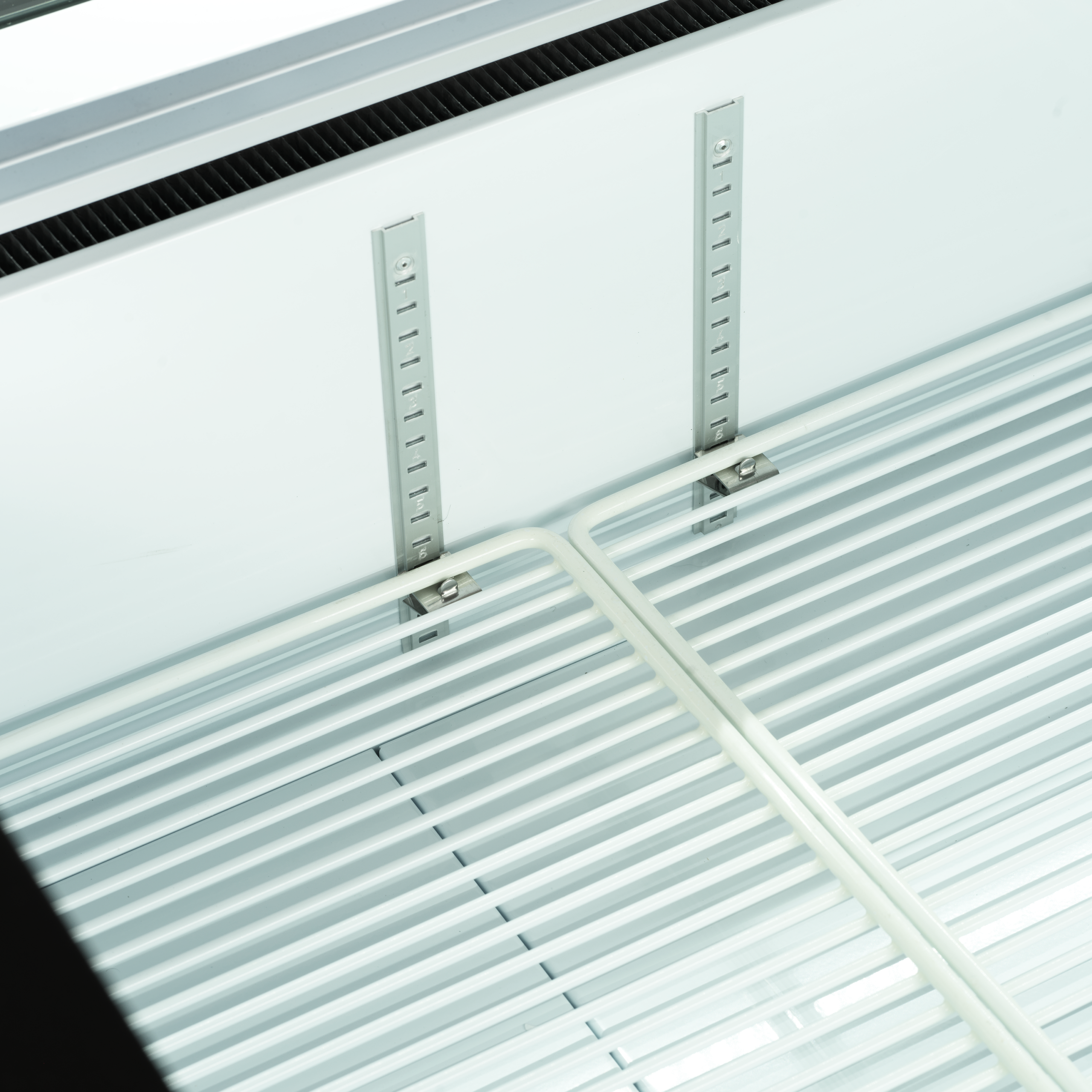 Réfrigérateur/congélateur noir pour achats impulsifs - UHD201 /Black – Image 4